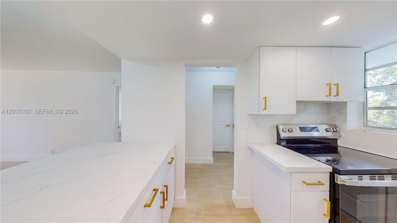 1333 E Hallandale Beach Blvd , Unit 326, Hallandale Beach, FL 33009 Photo