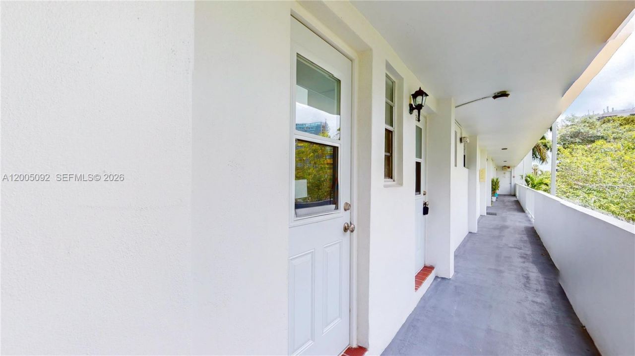 1333 E Hallandale Beach Blvd , Unit 326, Hallandale Beach, FL 33009 Photo
