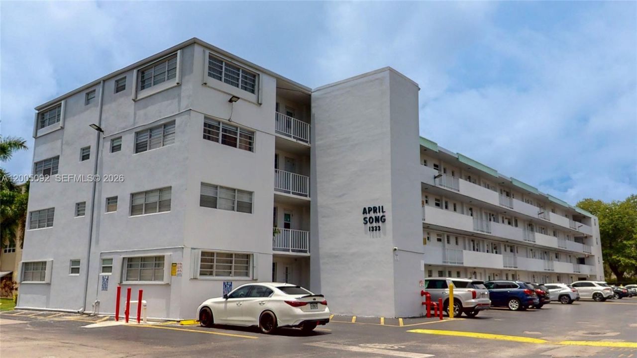 1333 E Hallandale Beach Blvd , Unit 326, Hallandale Beach, FL 33009 Photo