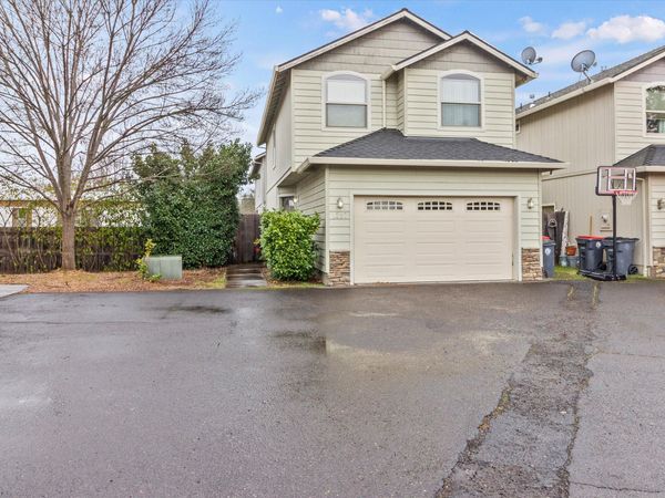 1297 Clearsprings Drive, Medford, OR 97501