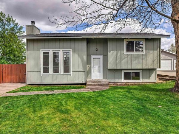 630 E Bull Run Ct, Spokane, WA 99017