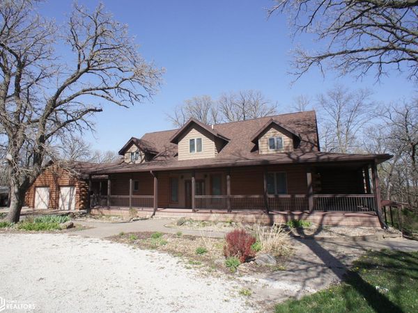 2502 Inkpaduta Avenue, Webster City, IA 50595