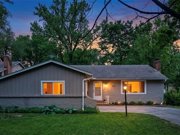 607 E 90th Terrace, Kansas City, MO 64131