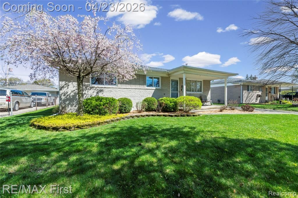 27604 Liberty Drive, Warren, MI 48092 Main Photo