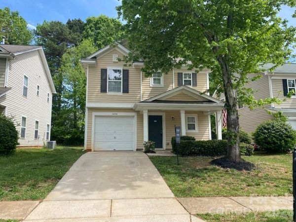 10242 Hugue Way , Charlotte, NC 28214