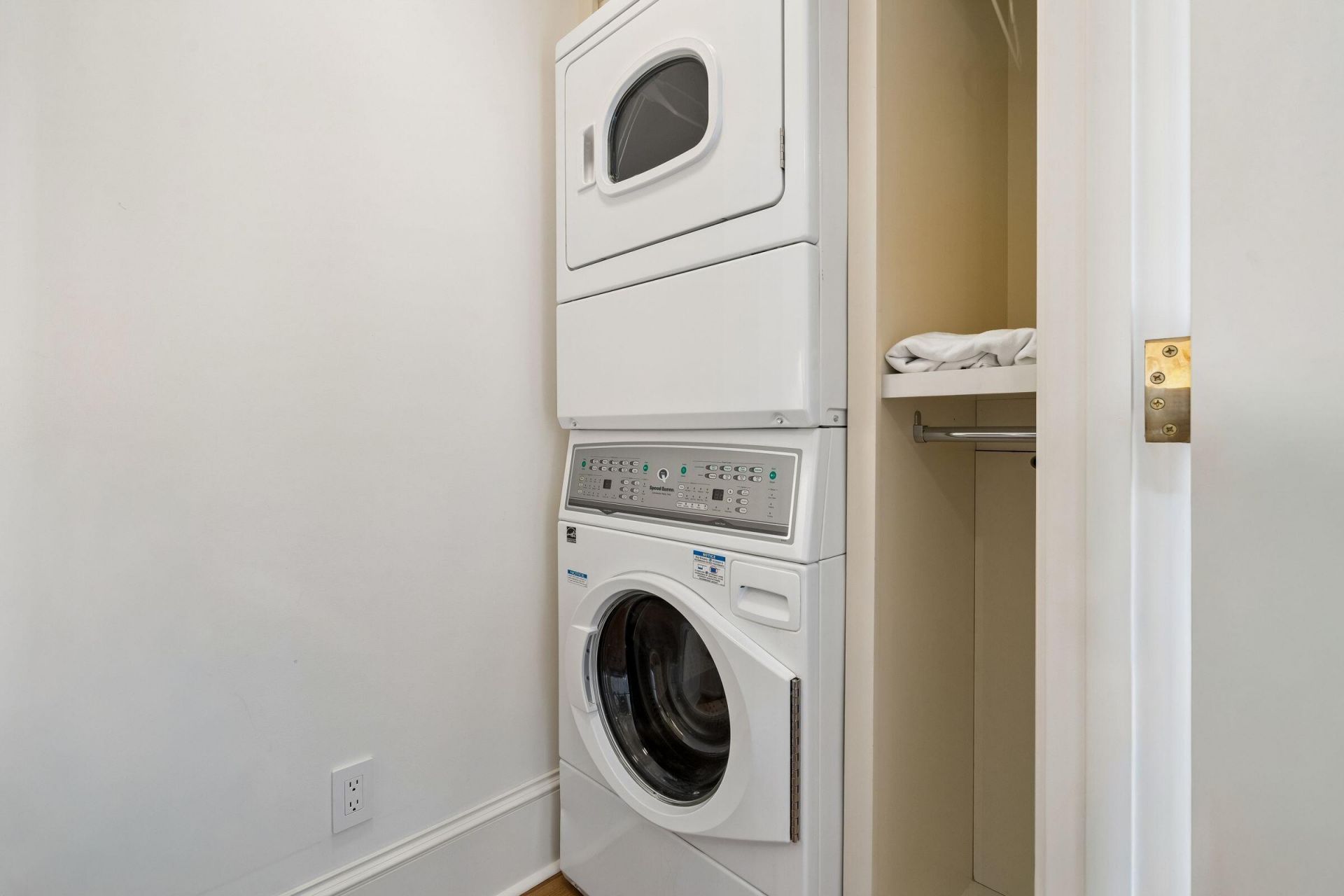 18 Boyces Wharf Photo 36