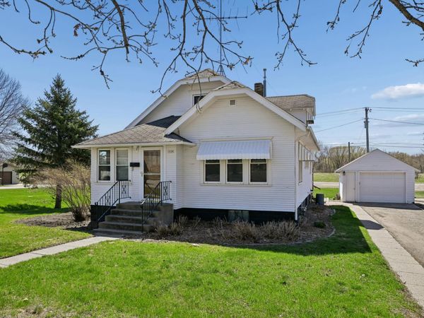 1028 10th Street E, Glencoe, MN 55336