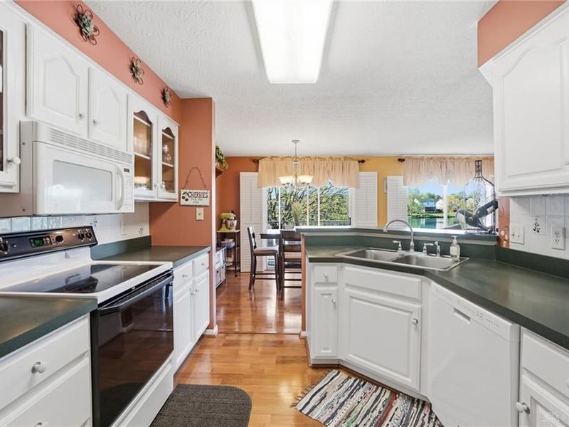 7450 Waterford Dr, Unit 203, Deerfield Township, OH 45040 Photo 3