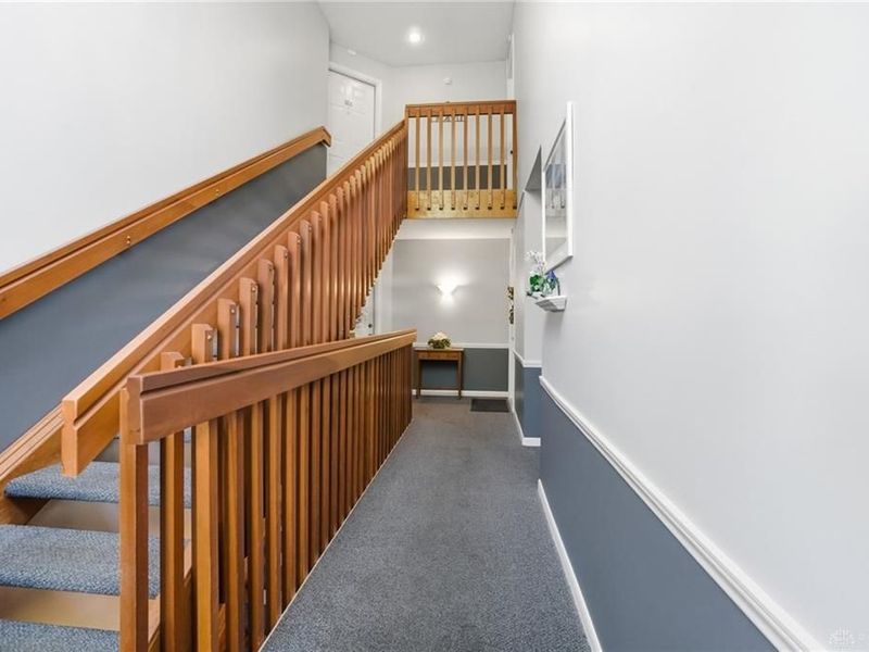 7450 Waterford Dr, Unit 203, Deerfield Township, OH 45040 Photo 4