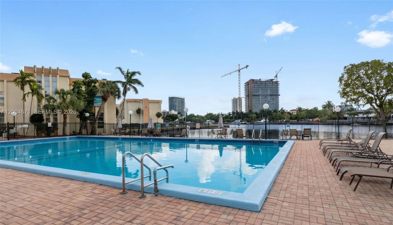 501 Three Islands Blvd, Unit 112, Hallandale Beach, FL 33009 Photo