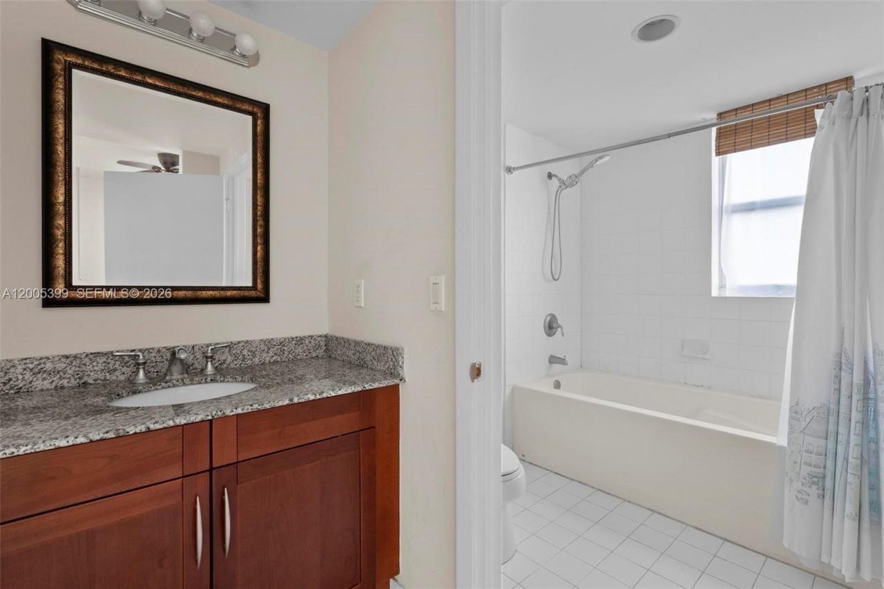 7285 SW 90th St , Unit D414, Miami, FL 33156 Photo