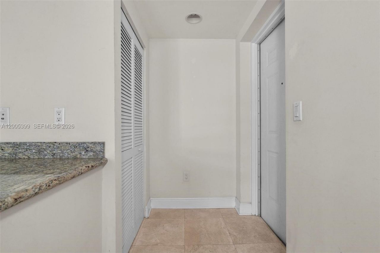 7285 SW 90th St , Unit D414, Miami, FL 33156 Photo