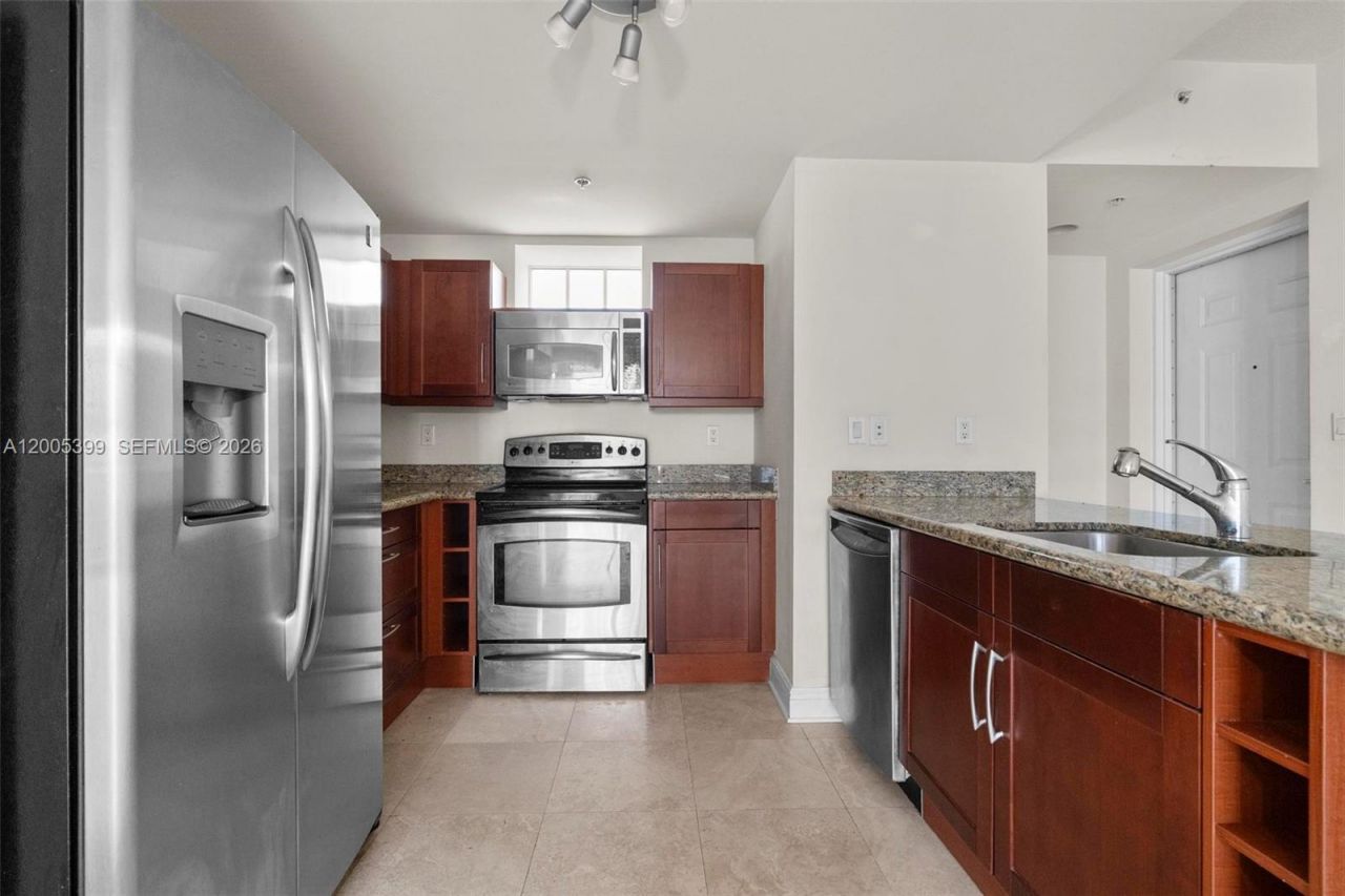 7285 SW 90th St , Unit D414, Miami, FL 33156 Photo