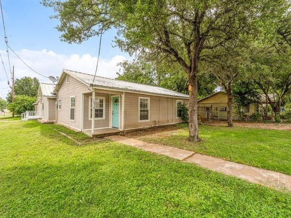 1391 N Paddock Street , Stephenville, TX 76401