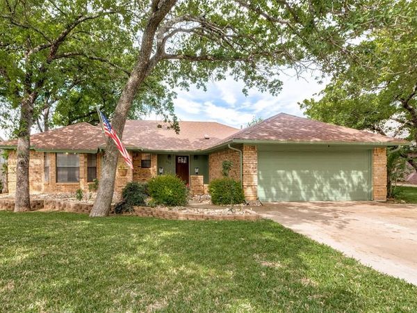 233 Billy Creek Drive , Hurst, TX 76053