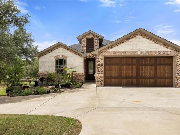 8828 Sundance Place Court , Granbury, TX 76049
