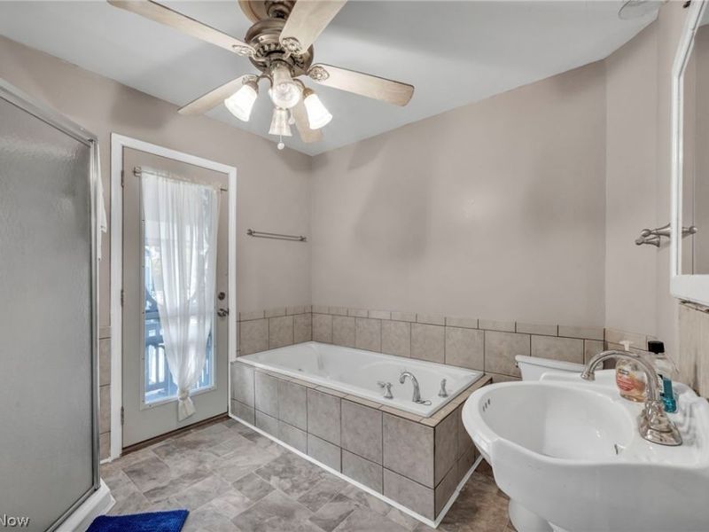 1825 Treadway , Cleveland, OH 44109 Photo 11