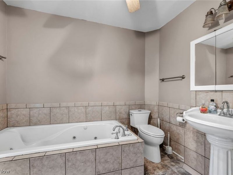 1825 Treadway , Cleveland, OH 44109 Photo 12