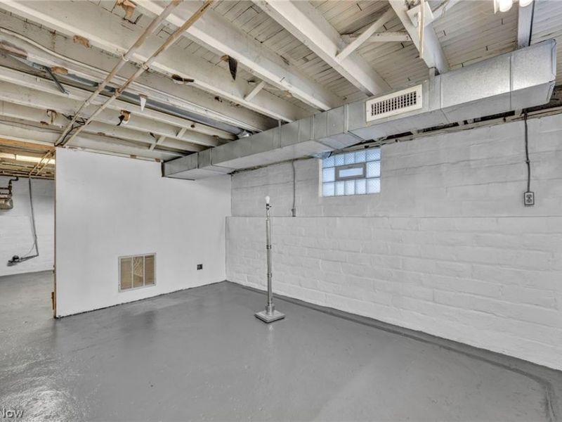 1825 Treadway , Cleveland, OH 44109 Photo 39