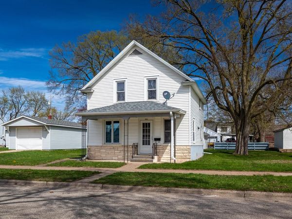 2011 21st STREET, La Crosse, WI 54601