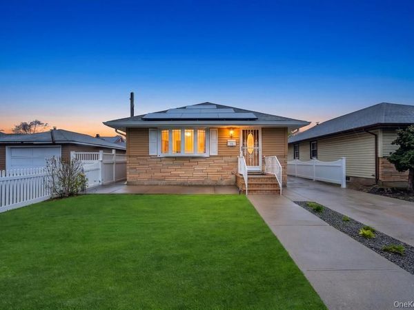 14 Cleaves Avenue, Hempstead, NY 11550