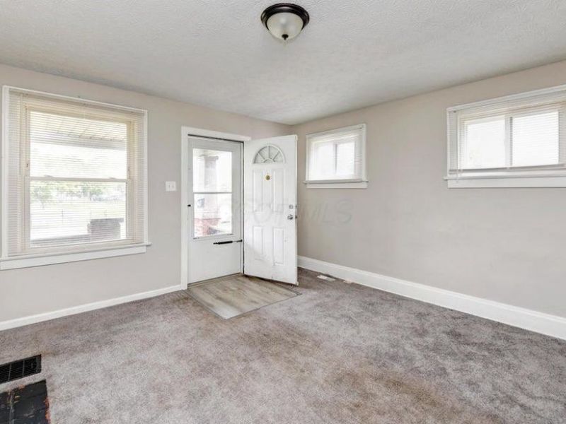 585-587 S Burgess Avenue, Columbus, OH 43204 Photo 4