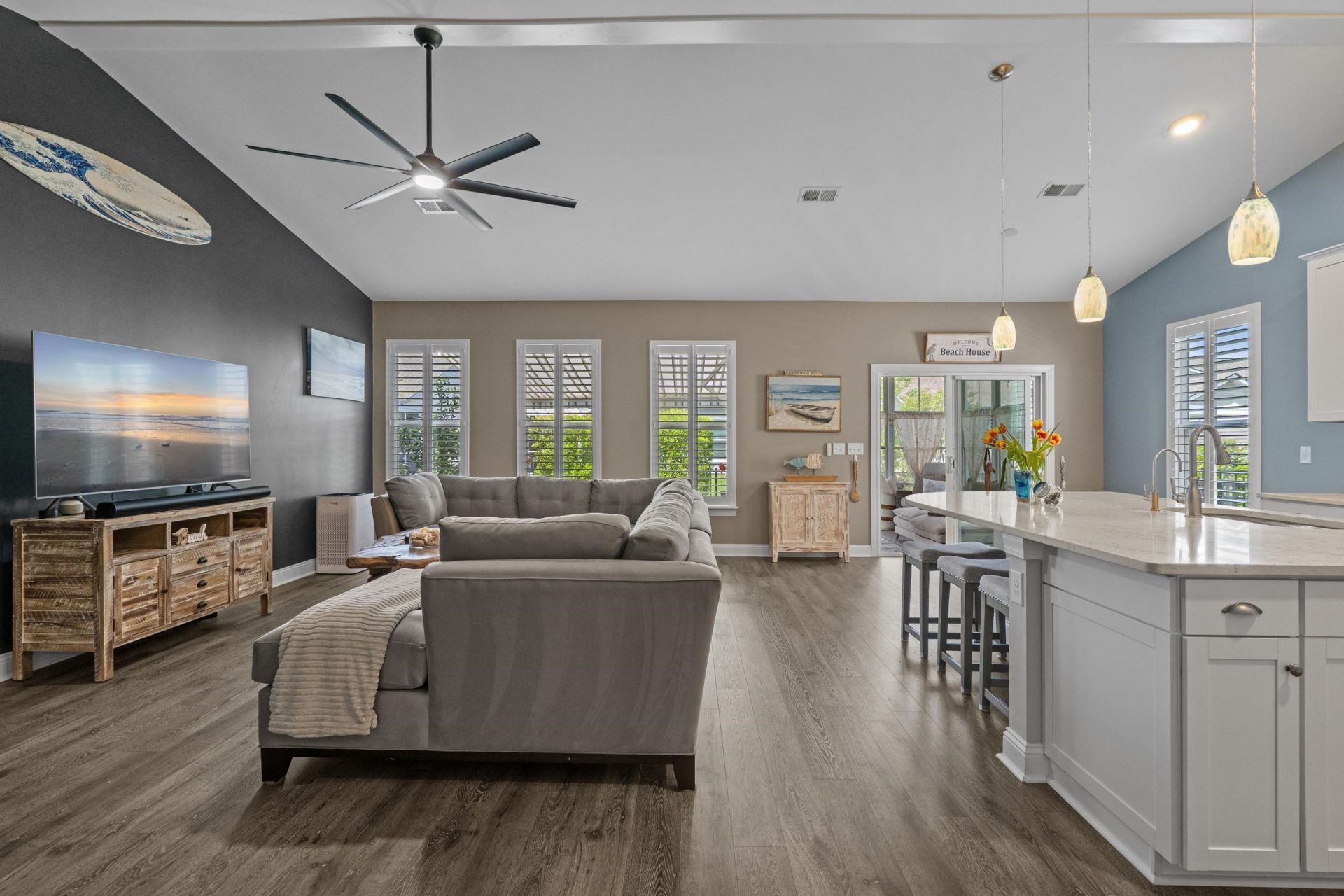 1748 Parish Way Photo 13