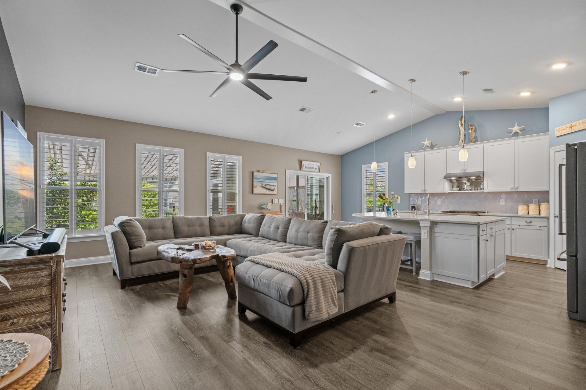 1748 Parish Way Photo 14