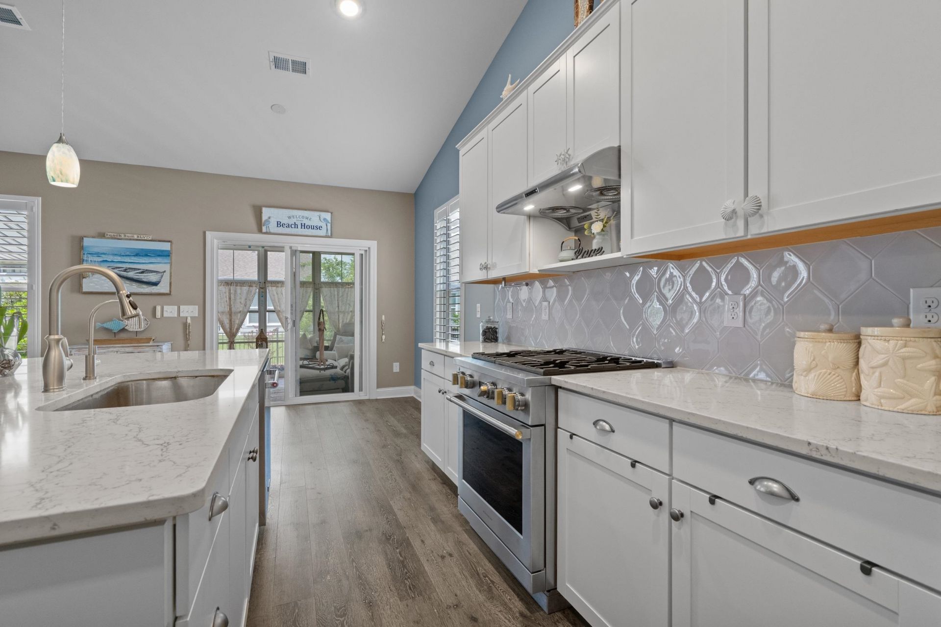 1748 Parish Way Photo 25