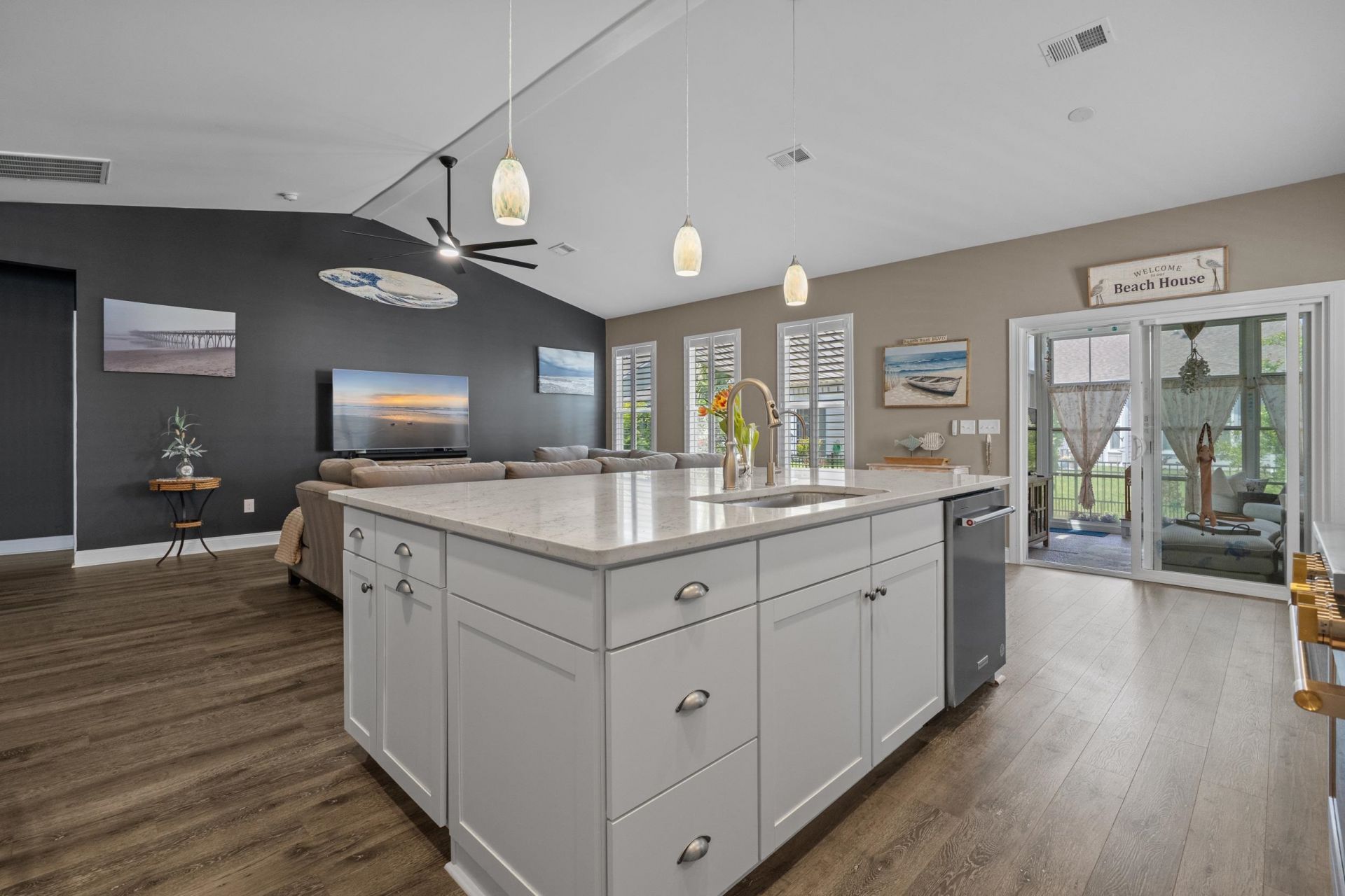 1748 Parish Way Photo 26