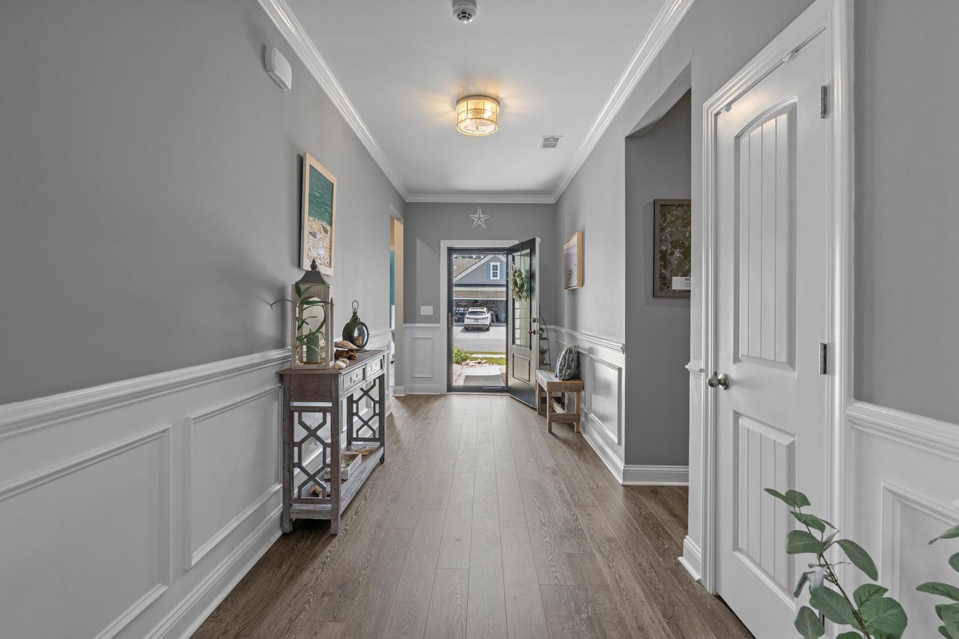 1748 Parish Way Photo 7