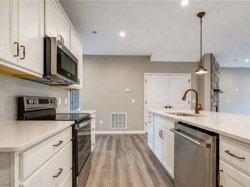 850 S Parkside Drive, Westlake, OH 44145 Photo 8