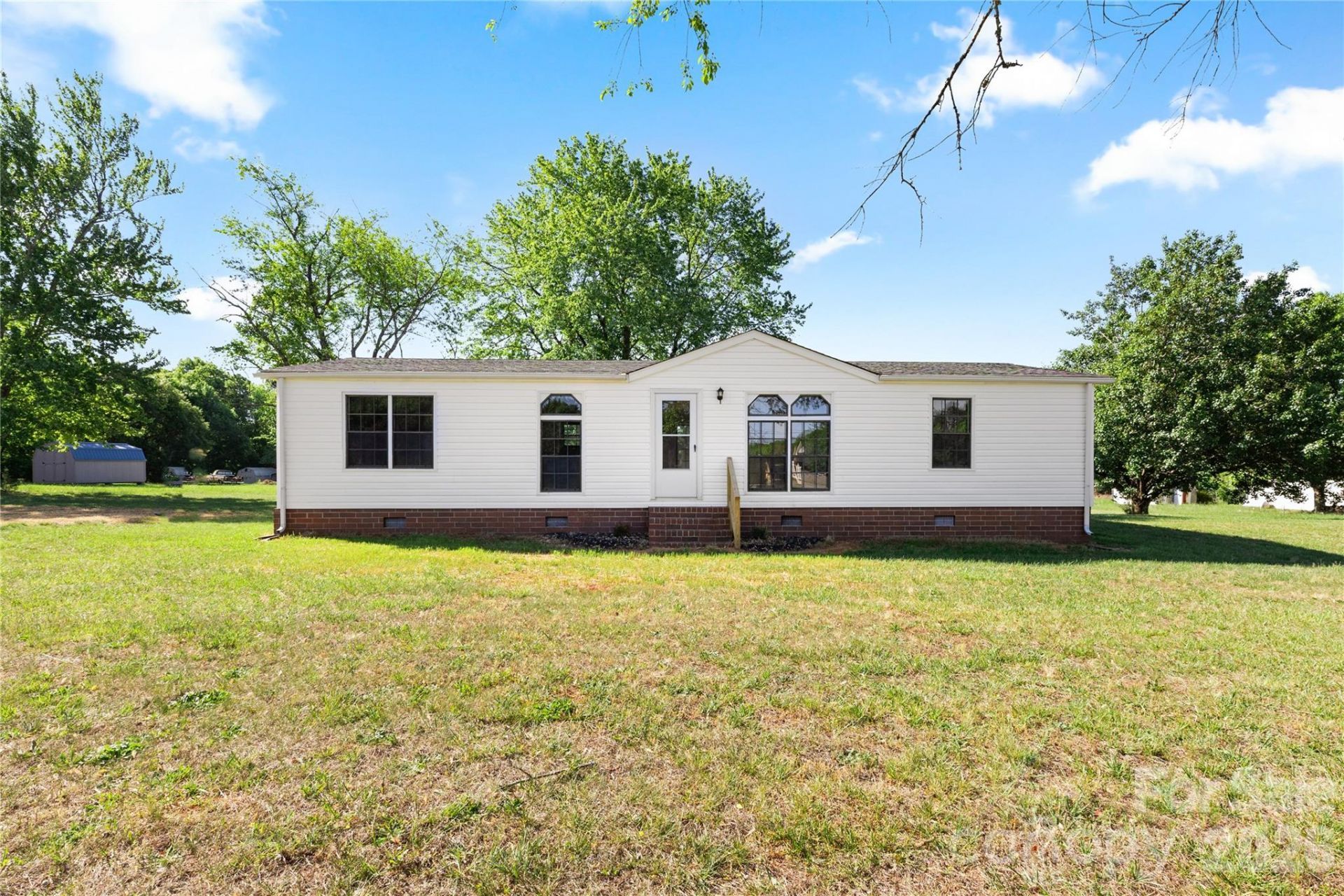 8511 Cloverfield Drive, Kannapolis, NC 28081 Main Photo