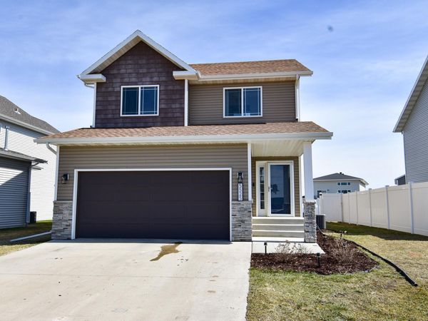 5525 8TH Street W, West Fargo, ND 58078
