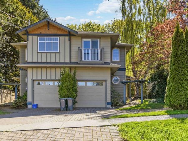 1089 Colville Rd , Esquimalt, BC V9A 4P9