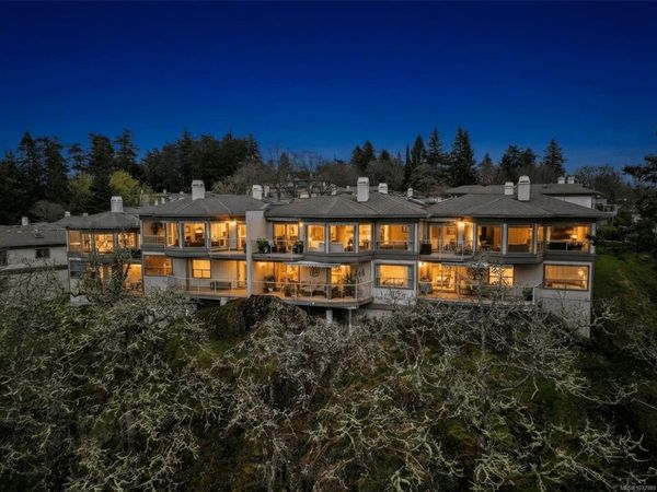 4300 Stoneywood Lane , Unit 13, Saanich, BC V8X 5A5