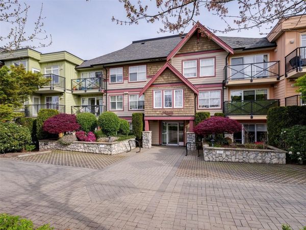 1618 North Dairy Rd , Unit 205, Saanich, BC V8T 3V5