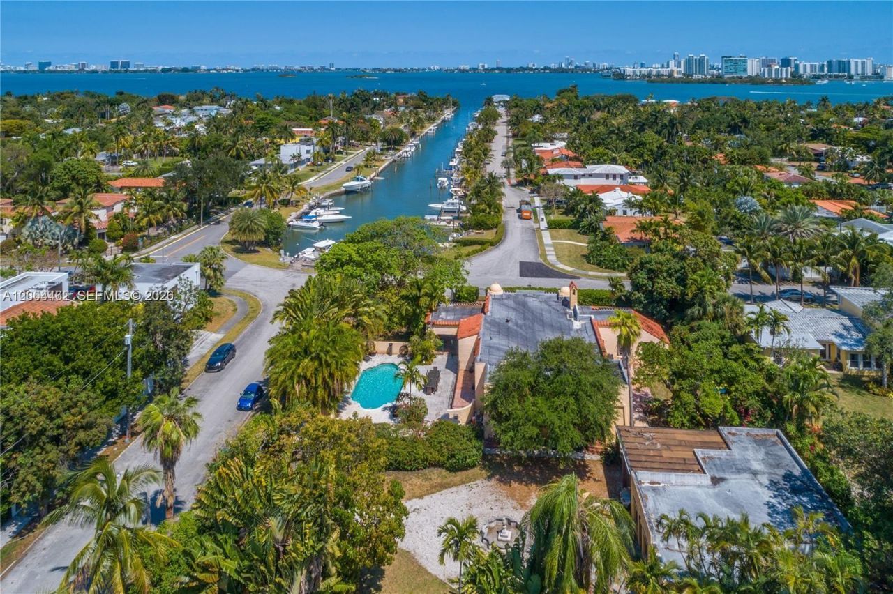 1036 NE 89th St , Miami, FL 33138 Photo