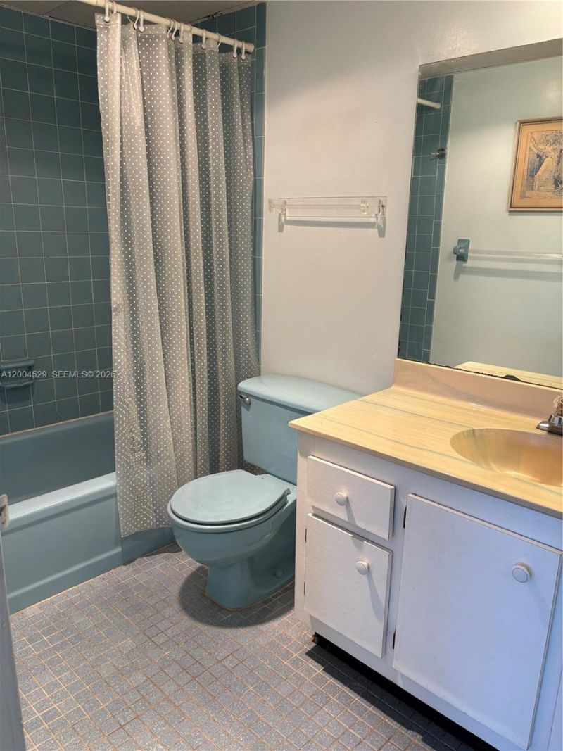 1045 Country Club Dr, Unit 307, Margate, FL 33063 Photo