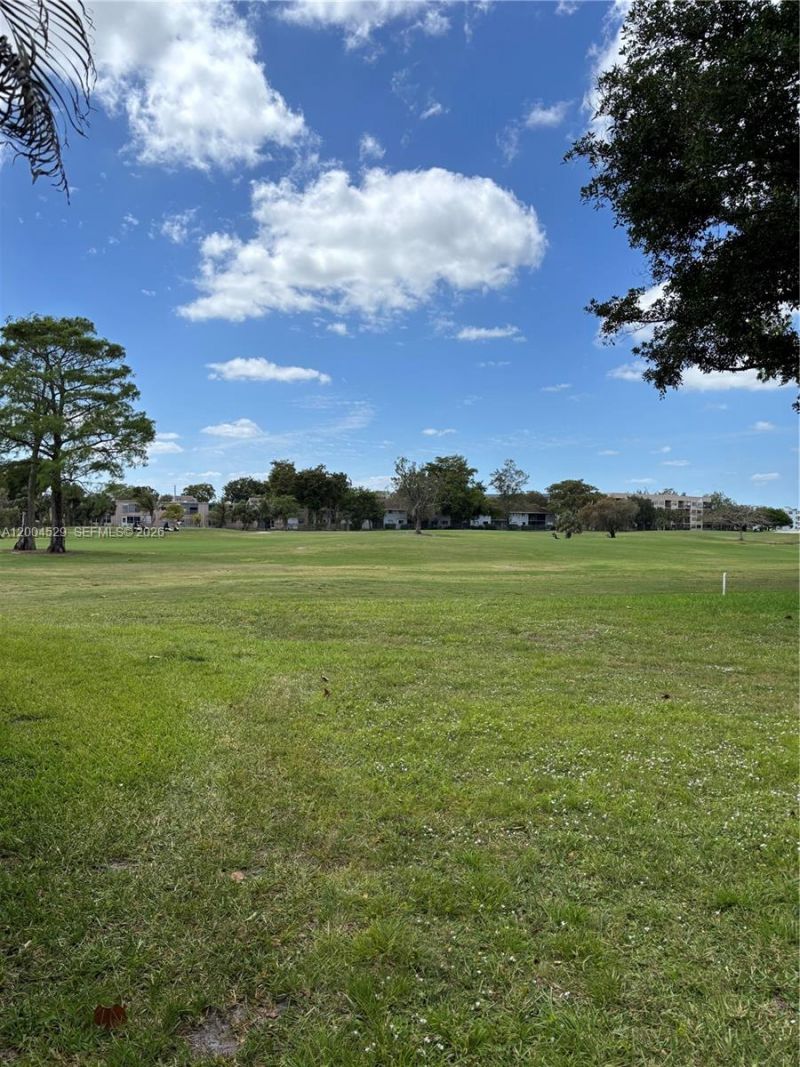 1045 Country Club Dr, Unit 307, Margate, FL 33063 Photo