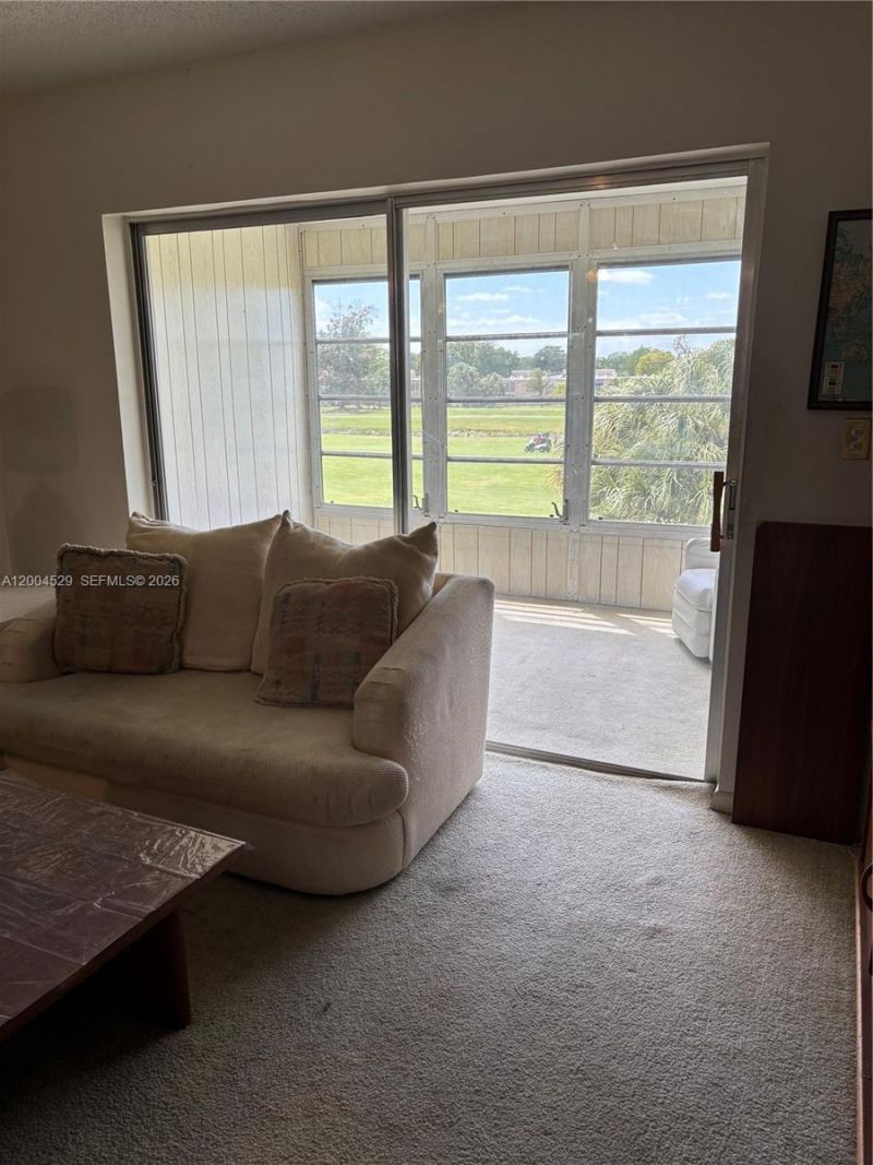 1045 Country Club Dr, Unit 307, Margate, FL 33063 Photo