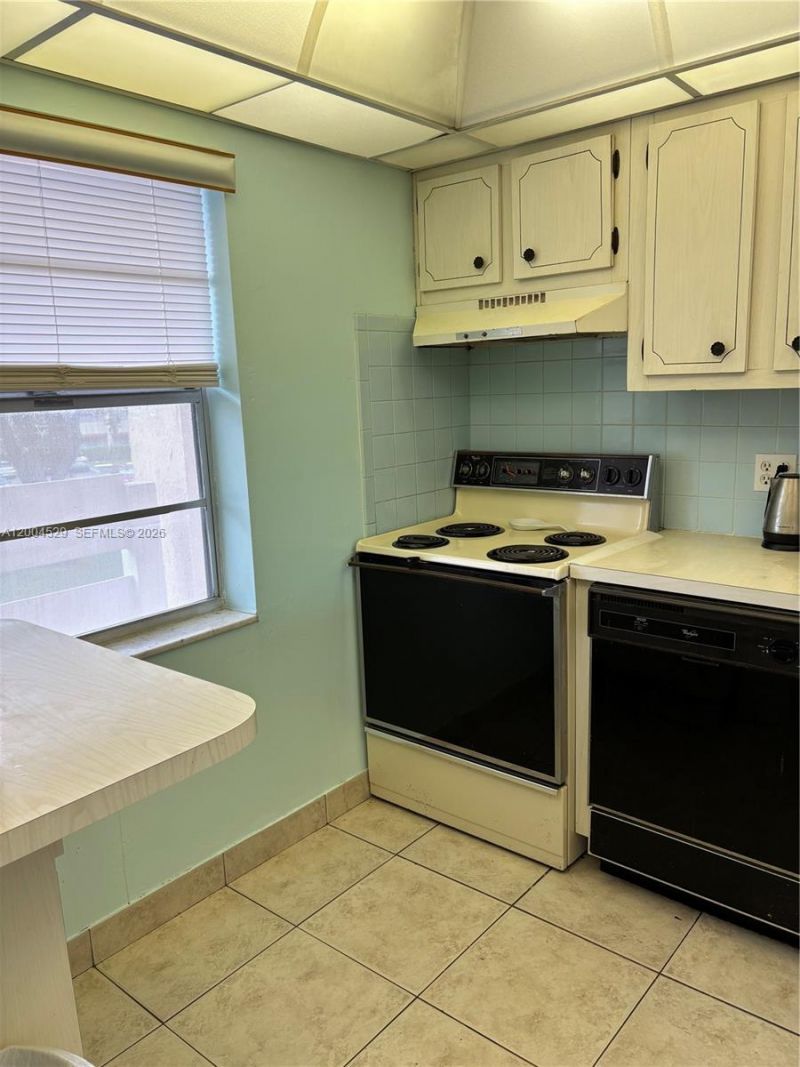1045 Country Club Dr, Unit 307, Margate, FL 33063 Photo