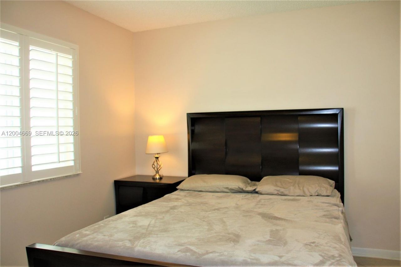 4291 Magnolia Ridge Dr , Weston, FL 33331 Photo