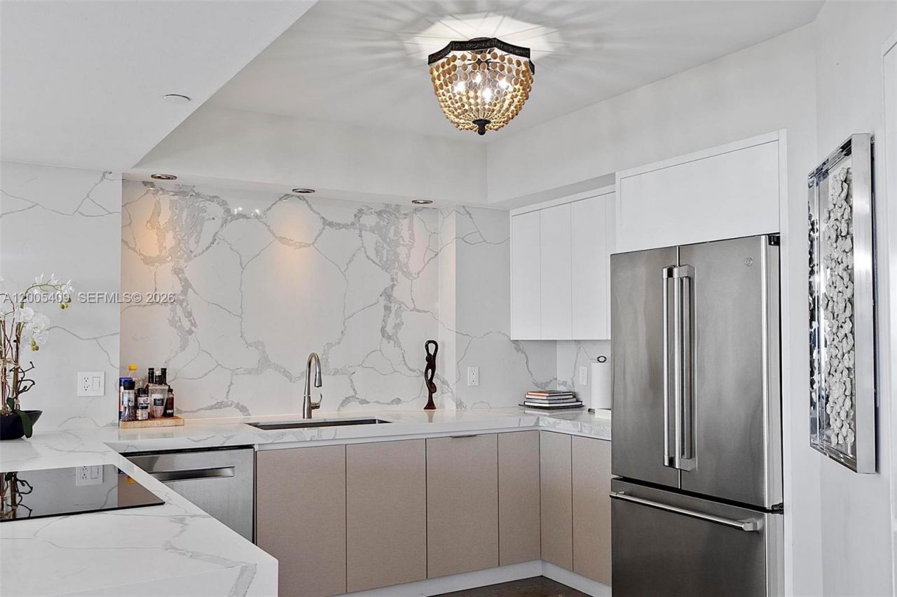 10 Venetian Way , Unit 804, Miami Beach, FL 33139 Photo