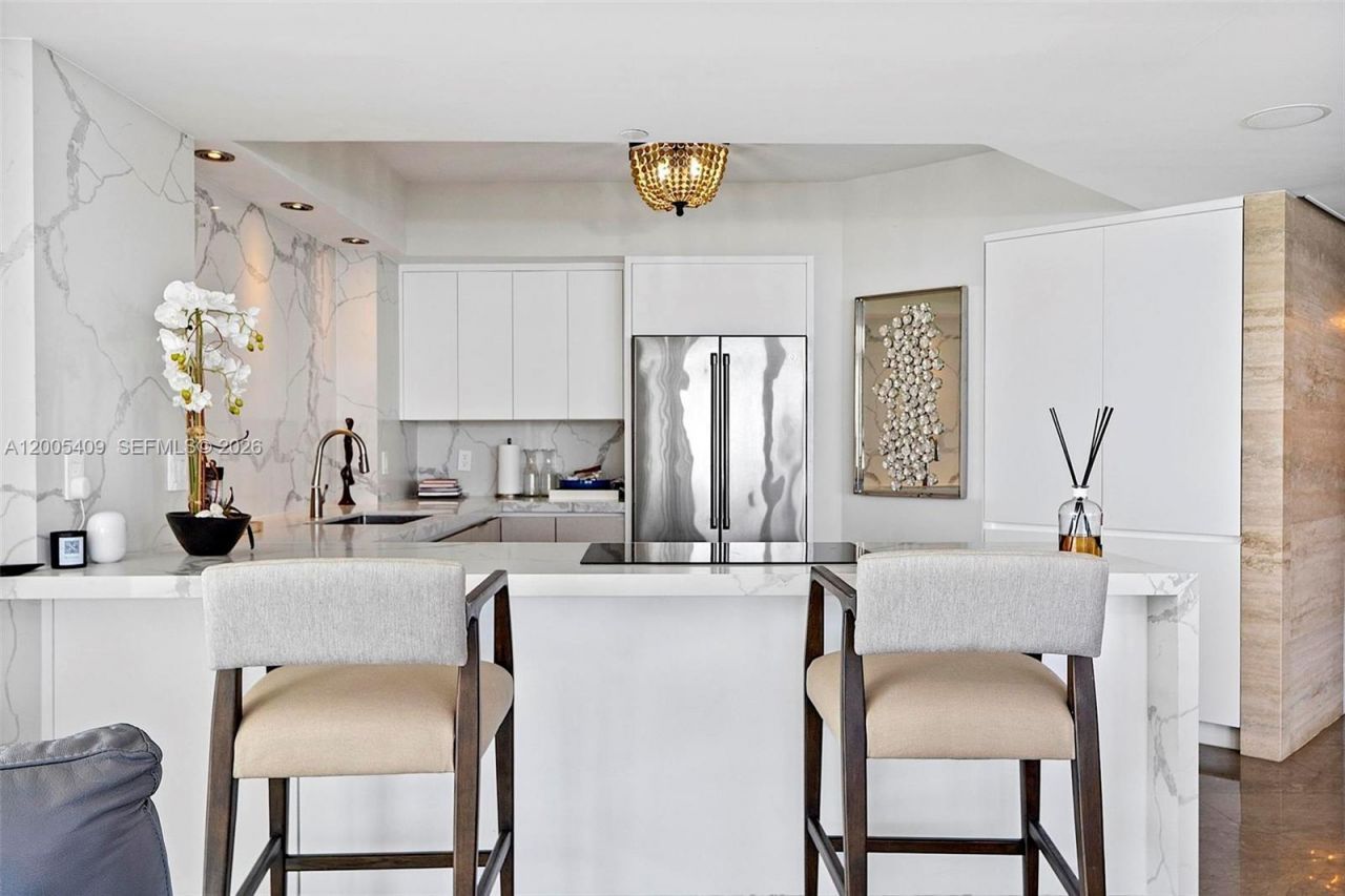 10 Venetian Way , Unit 804, Miami Beach, FL 33139 Photo