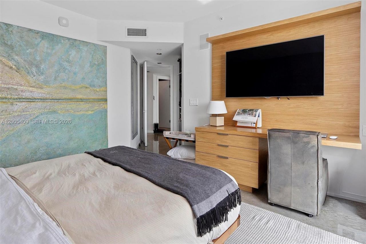 10 Venetian Way , Unit 804, Miami Beach, FL 33139 Photo