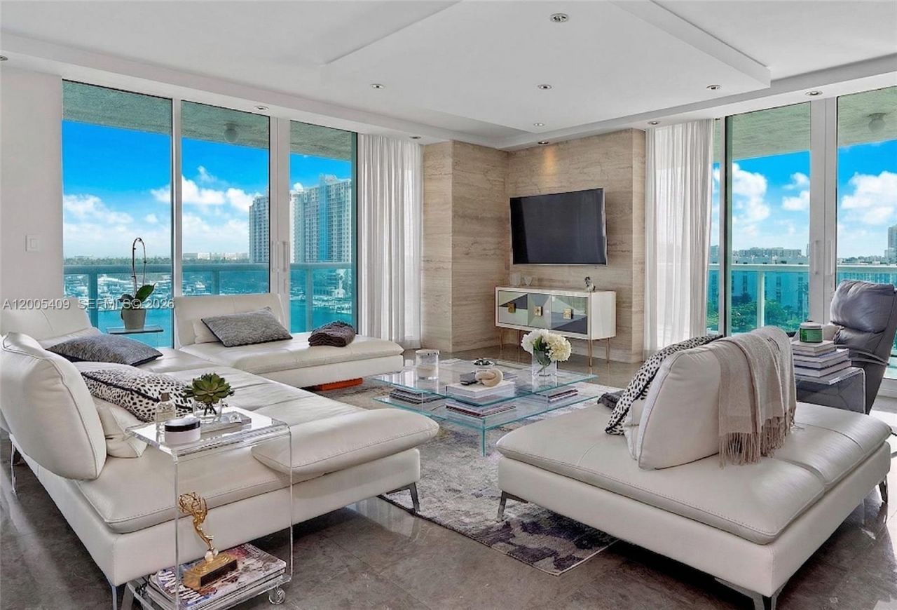 10 Venetian Way , Unit 804, Miami Beach, FL 33139 Photo