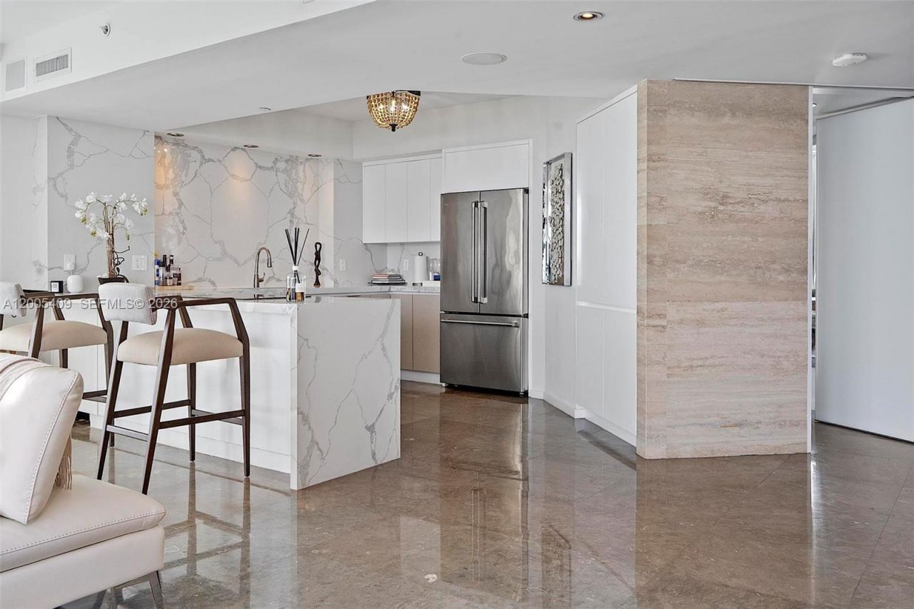 10 Venetian Way , Unit 804, Miami Beach, FL 33139 Photo