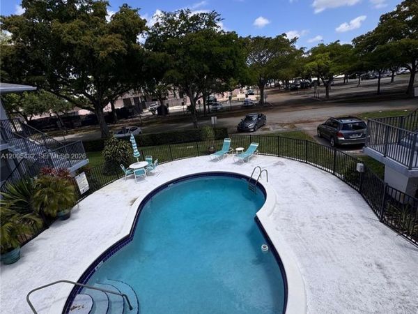 3510 Harrison St, Unit 12, Hollywood, FL 33021