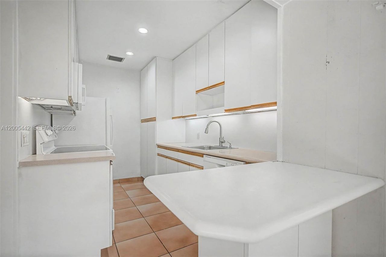 8115 SW 63rd Pl , Miami, FL 33143 Photo